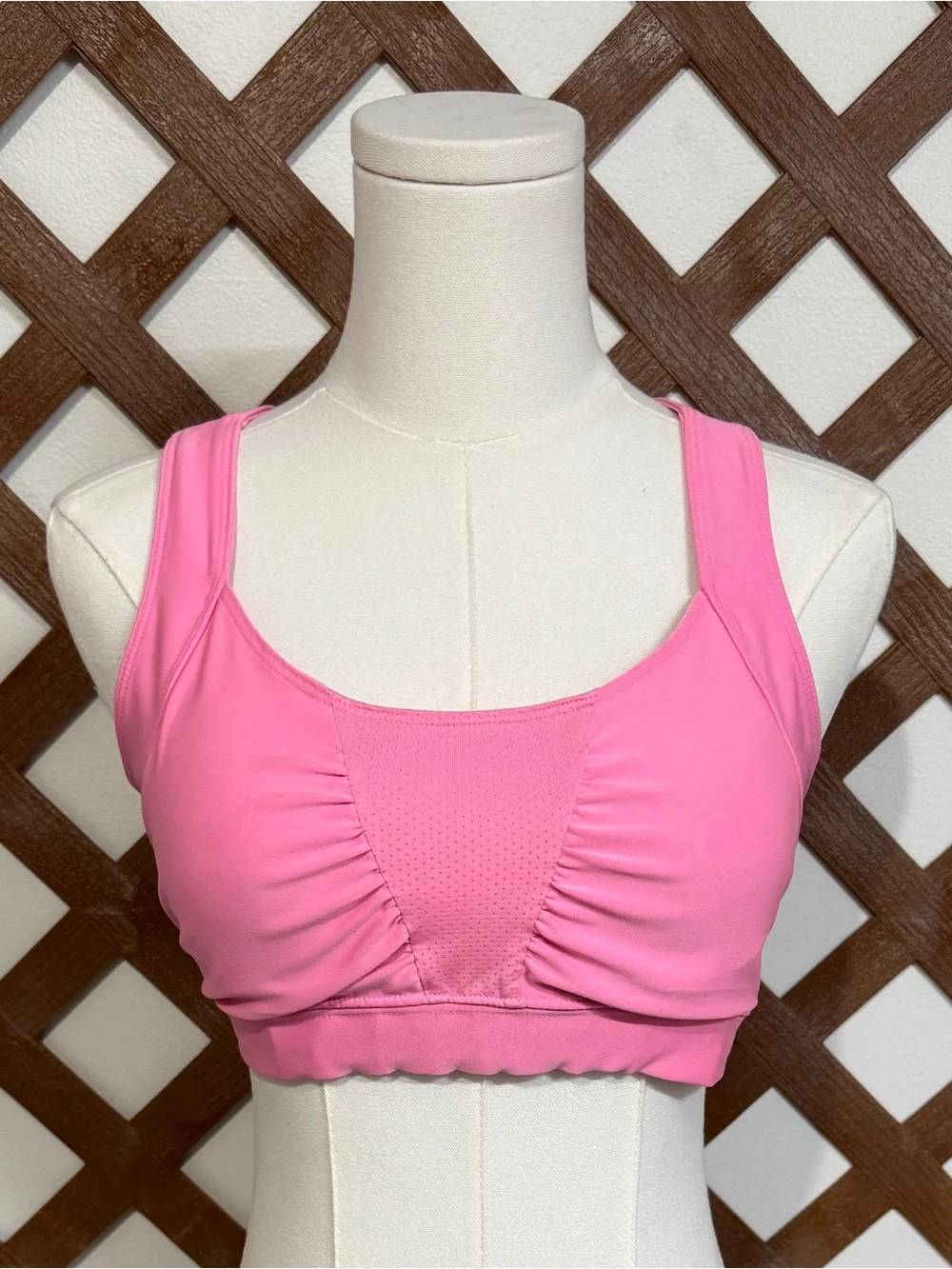 {Old Navy} Pink Mesh Panel Ruched Scoopneck Cutout Back Racerback Sports Bra